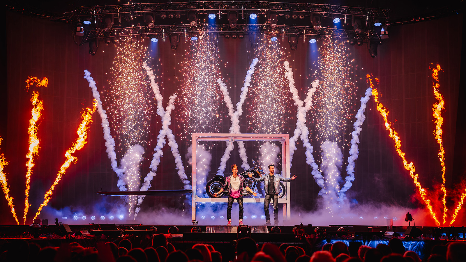 Best Of mit neuester Technik: GLP lässt „Diamonds“ Tour der Ehrlich Brothers strahlen