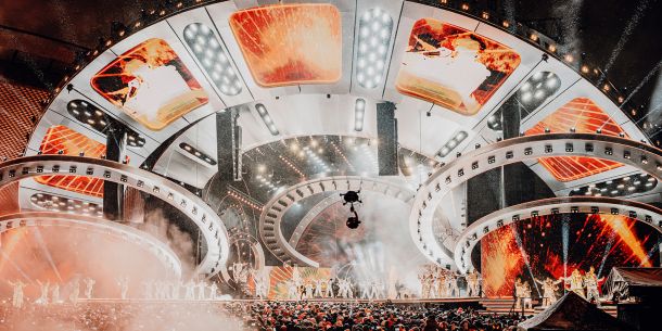 Weltklasse-Show in Schlesien: geballte Neujahrsenergie und Farbgewalt bei „Sylwester z Dwójką“