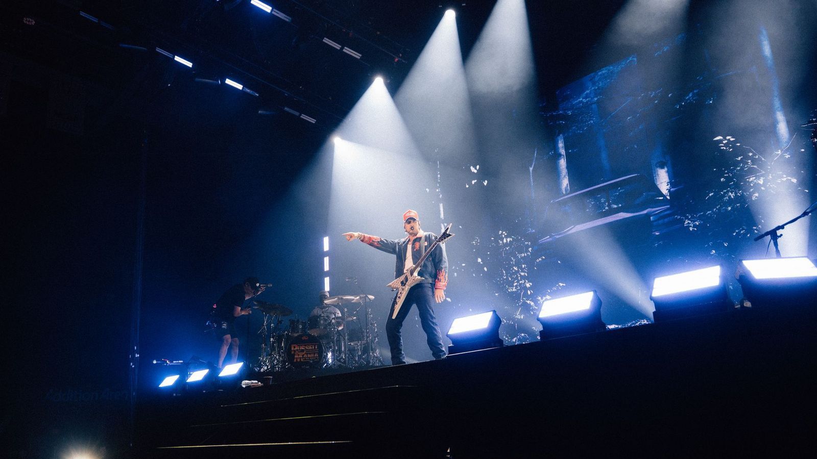 GLP JDC1 brings arena-scale punch to Russell Dickerson’s RussellMania Tour 2026