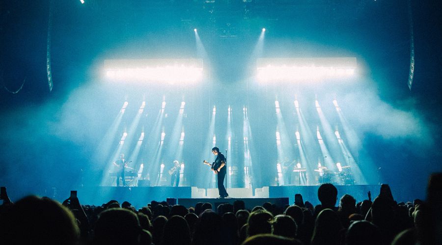 ST. ROBO and GLP create immersive world for Wincent Weiss’s arena tour with GLP