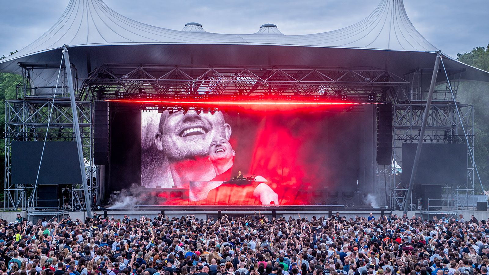 Paul Kalkbrenner lässt die Wuhlheide beben – mit Licht von GLP