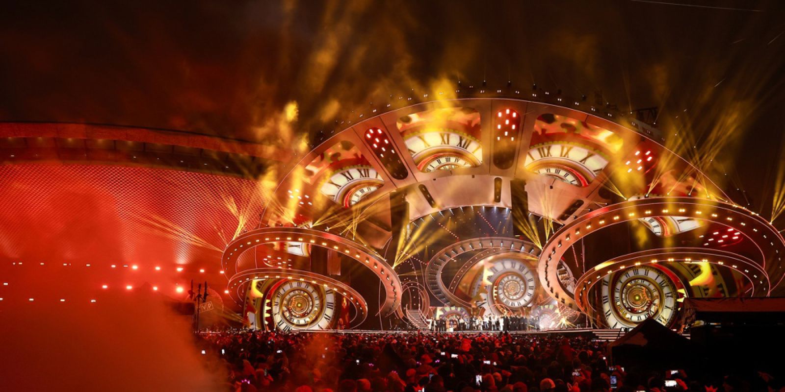 Weltklasse-Show in Schlesien: geballte Neujahrsenergie und Farbgewalt bei „Sylwester z Dwójką“