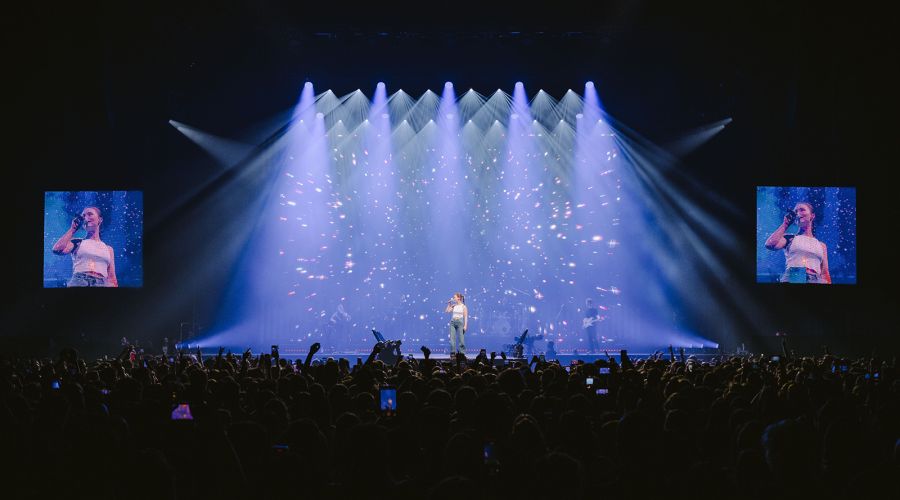 GLP impression X5 bereichert Sigrids Arenashows um einen funktionsreichen Wash