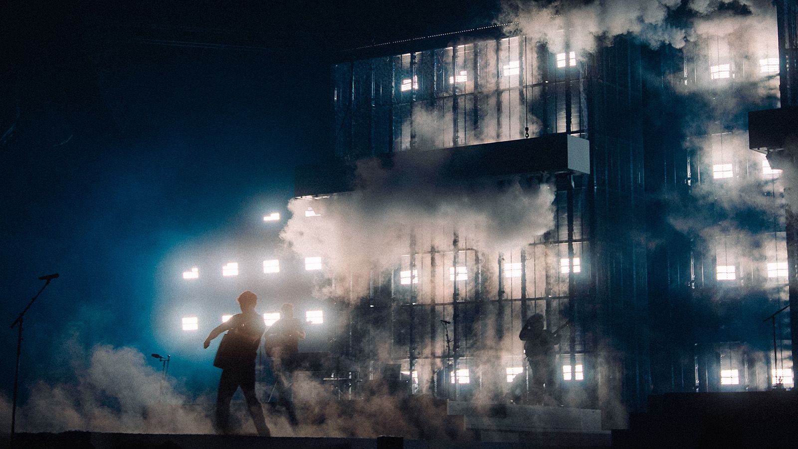 ST. ROBO gestaltet immersive Bühnenwelt für Wincent Weiss’ Arena-Tournee mit GLP