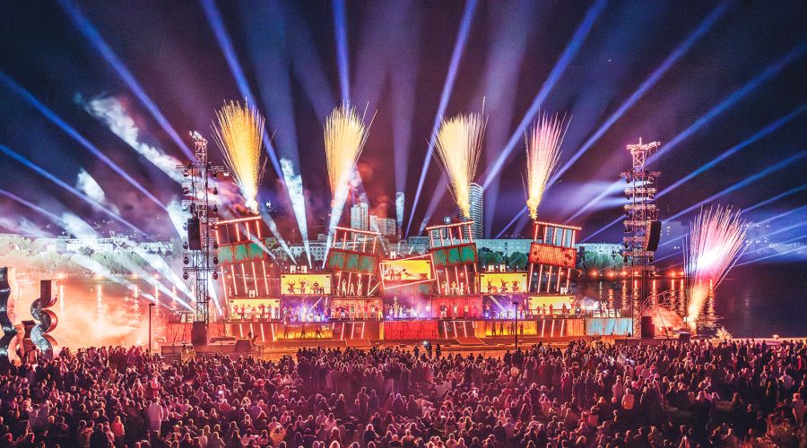 Linzer Klangwolke blends rhythm with GLP lighting to the beat of the city