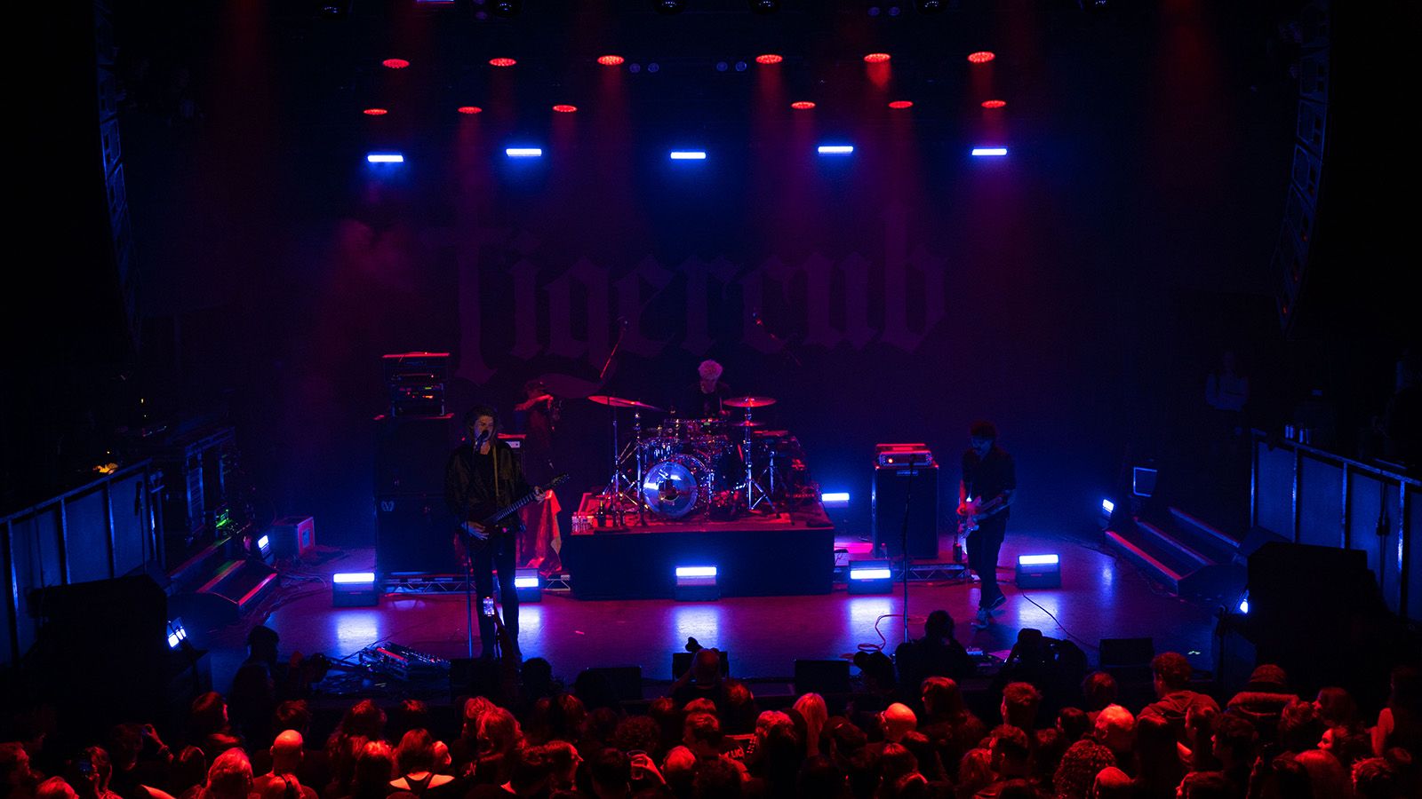 GLP JDC Burst 1 prägen Tigercubs bisher größte Show im Londoner KOKO
