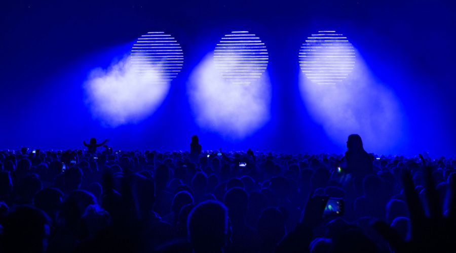 Sam Tozer overturns the EDM paradigm with GLP lighting solutions