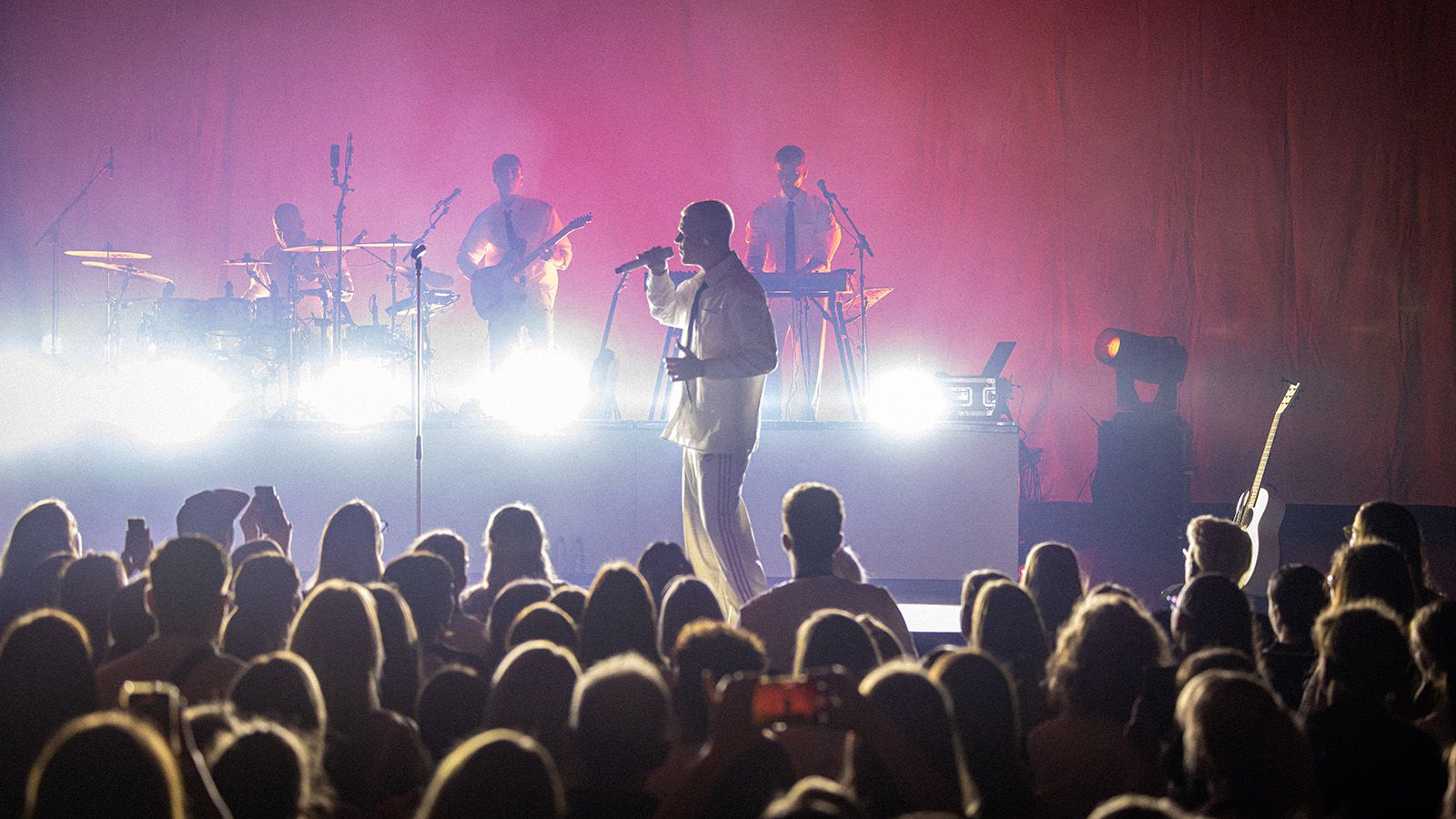 Zwischen Band und Bühnenkante: GLP TWYN und Nexus Line auf Tour mit Gregor Hägele