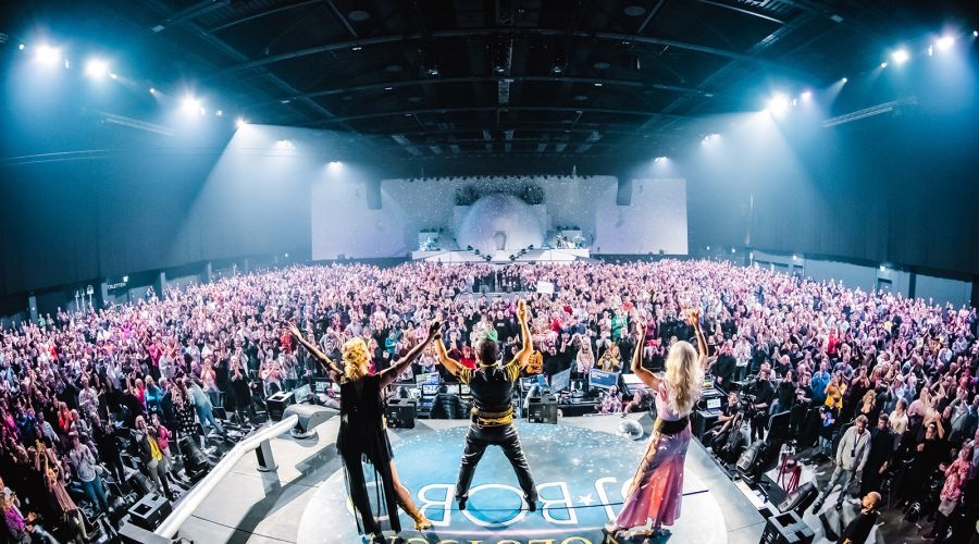 DJ BoBo feiert 30-jähriges Bühnenjubiläum auf Evolut30n Tour mit GLP