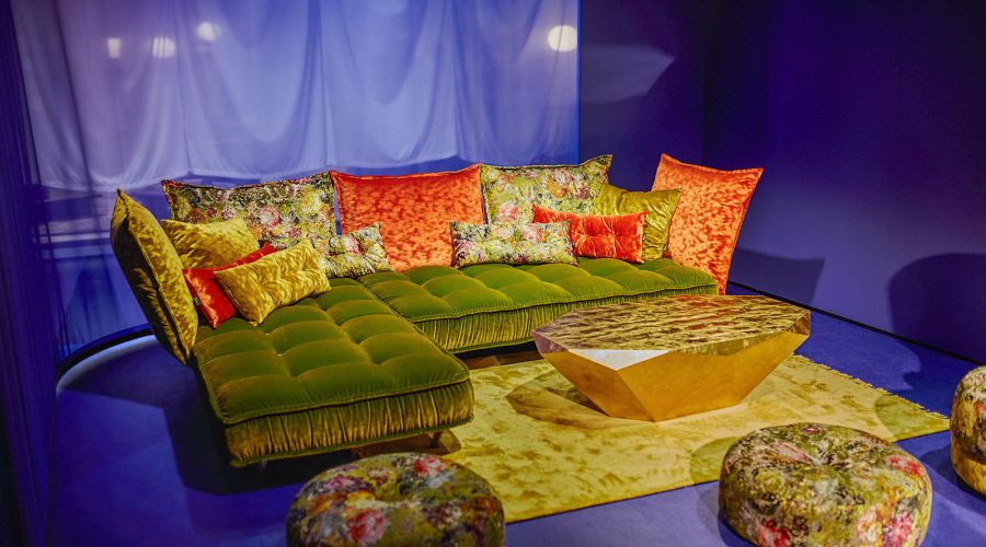 Perfect staging for dream homes: GLP impression X5 Compact illuminates Bretz Möbelmanufaktur’s trade fair stand