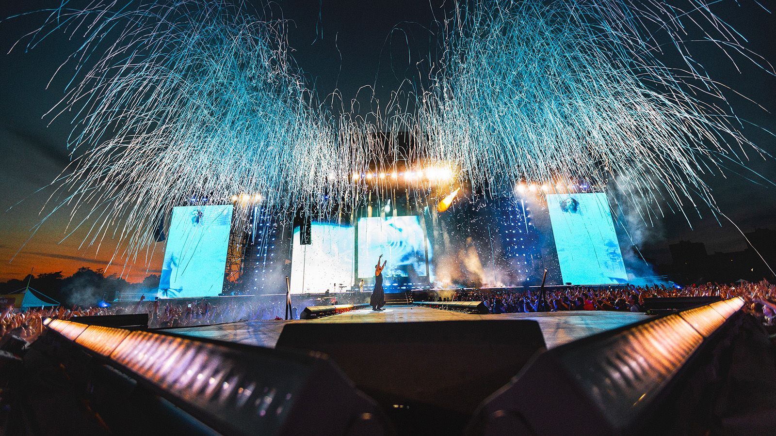 JDC Burst 1 creates visual spectacle for Imagine Dragons’ stadium tour