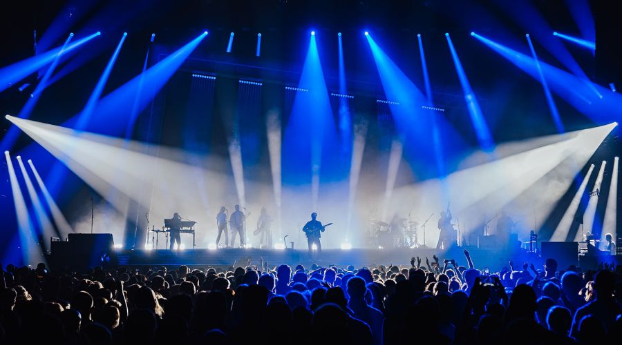 GLPs Leistung und Variabilität animieren ein beeindruckendes Proszenium für George Ezra