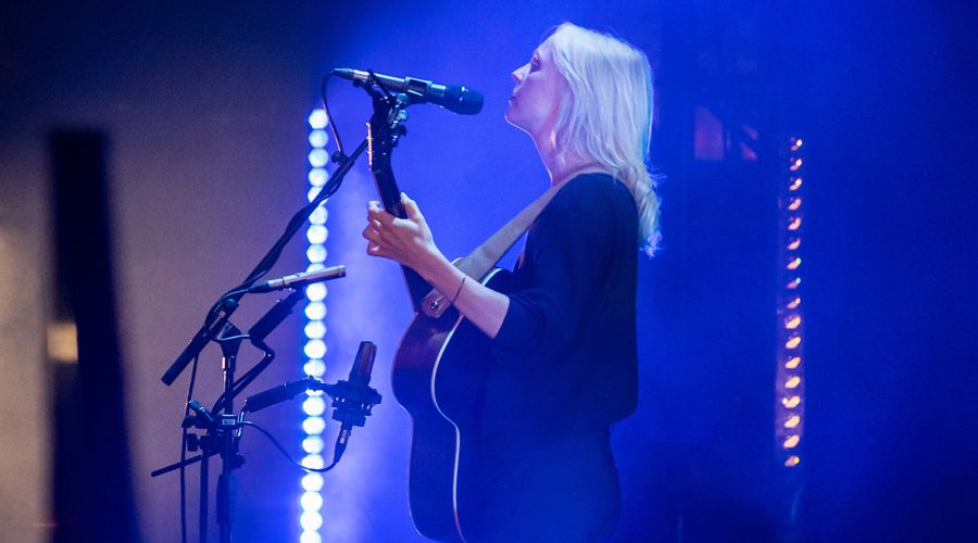 Laura Marling tells her story with impression X4 Bar 20s