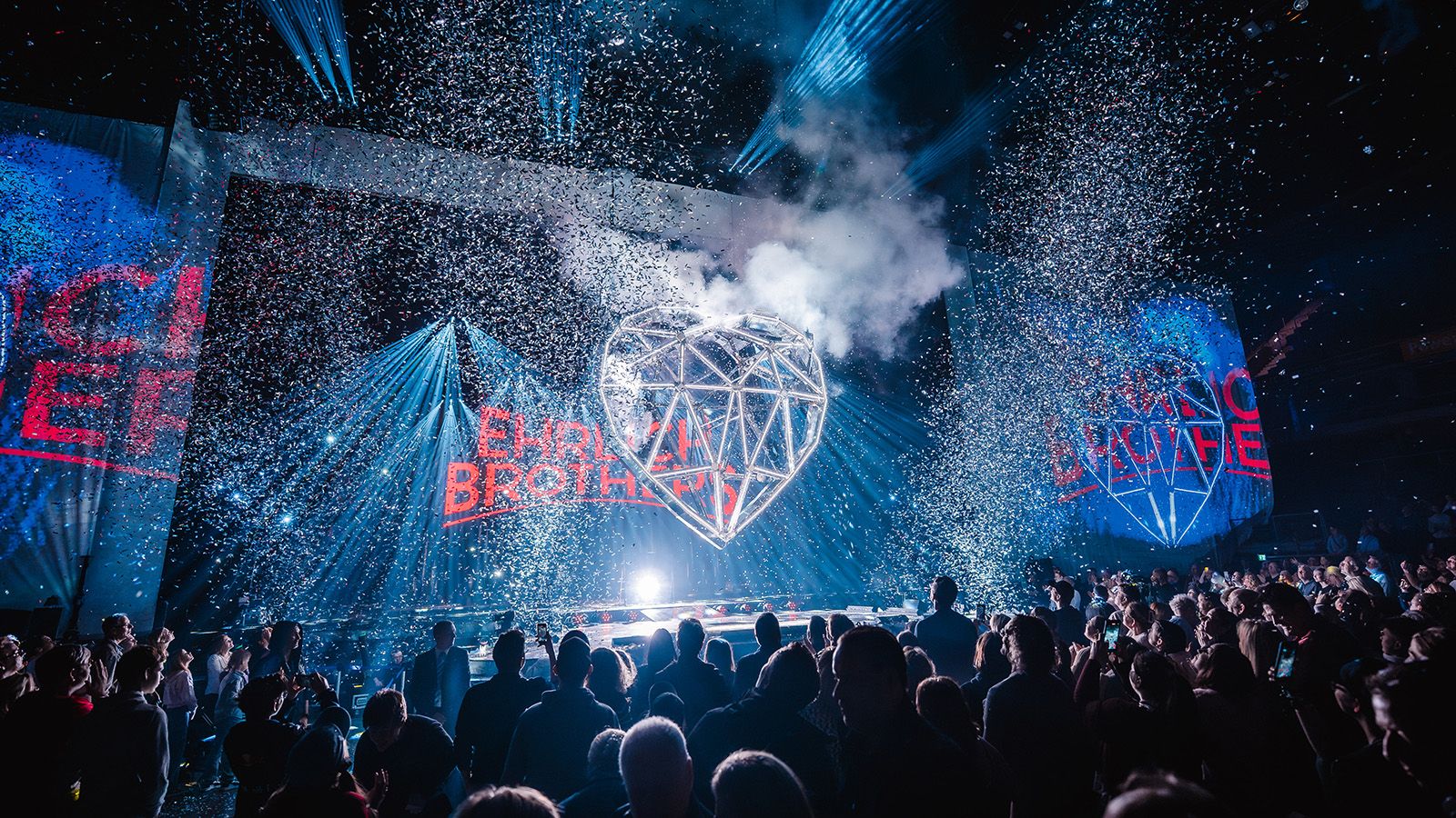 Best Of mit neuester Technik: GLP lässt „Diamonds“ Tour der Ehrlich Brothers strahlen
