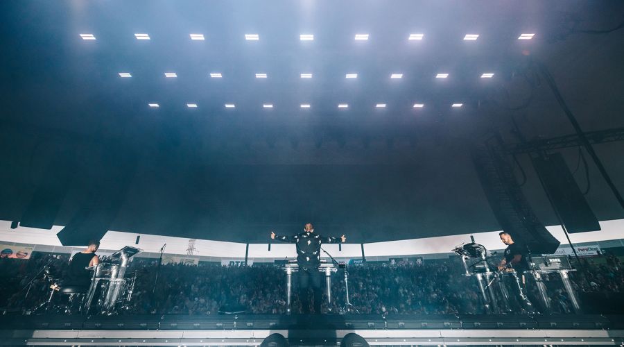impression X5 sind das Schlüsselelement im Tour-Rigg von RÜFÜS DU SOL