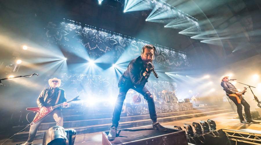 Jonas König Delivers Brilliant GLP Light Show for The BossHoss Black Is Beautiful Tour