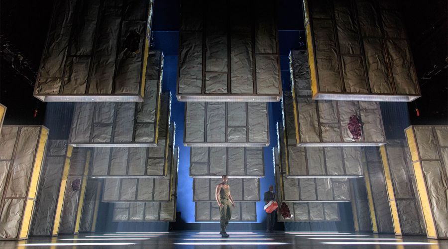 Neil Austin uses GLP X4 Bars and XL to light Woyzeck