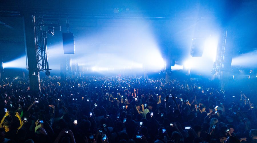 X4 Bar 20 and JDC1 dominate main rig at 10,000-capacity Warehouse Project