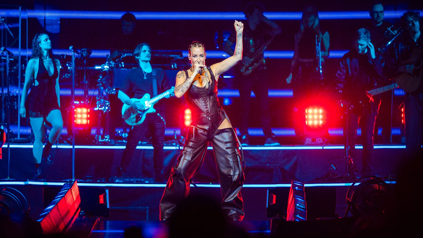 GLP TWYN and WildBar 16 anchor Bertil Mark’s production design for Sarah Connor’s Freigeistin tour