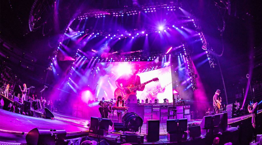 GLP X4 helps Cosmo emulate classic Old School Rock & Roll