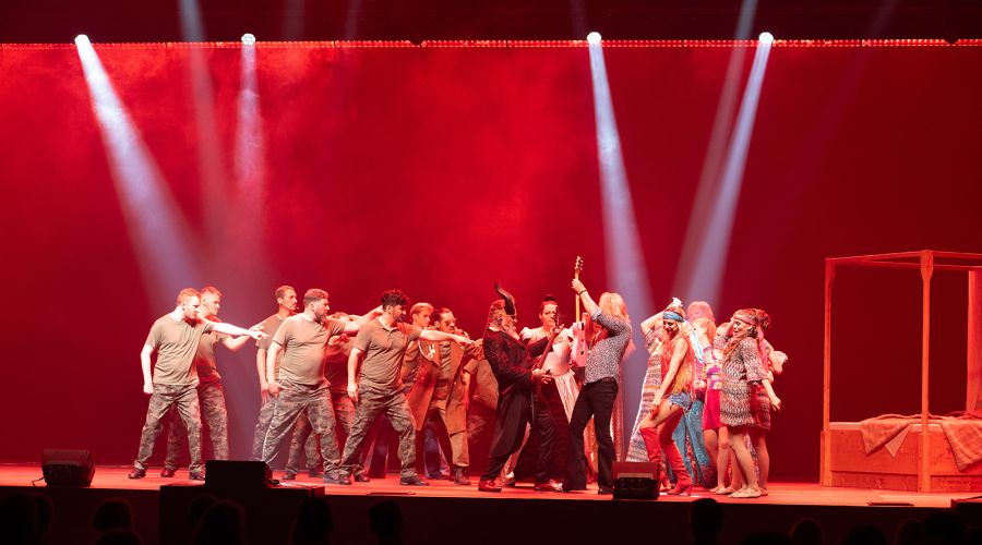GLP WildBar 16 and impression X5 Compact light a 32-metre stage for the HERILO rock musical in Kaufbeuren