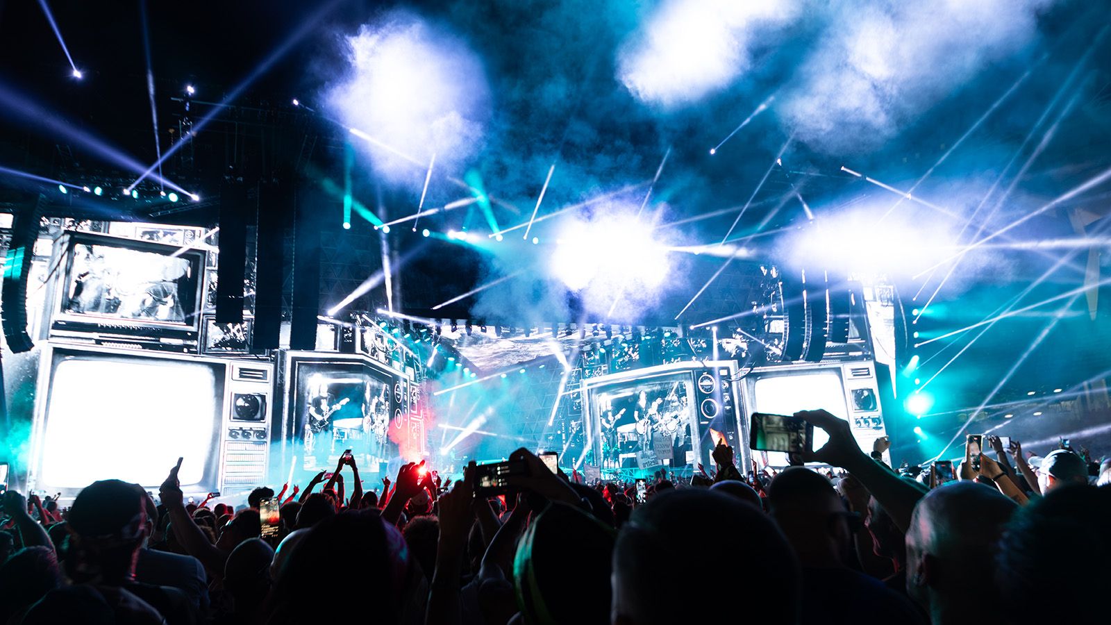 GLP TWYN unifies lighting design on Vasco Rossi’s 2026 Italian stadium tour