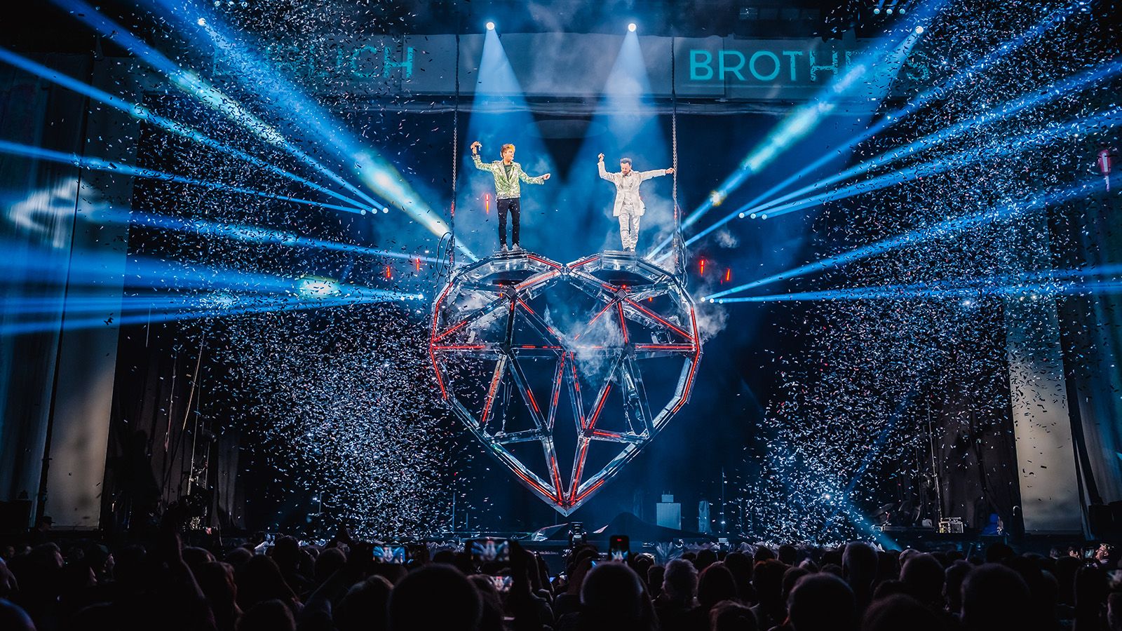 Best Of mit neuester Technik: GLP lässt „Diamonds“ Tour der Ehrlich Brothers strahlen