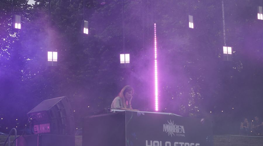 GLP JDC2 IP, JDC Burst 1 and MAD MAXX Drive the Visual Design of Stage B at Moorea Festival