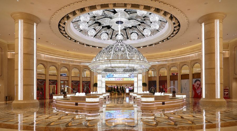 GLP impression X4 Bar 20s highlight dazzling Crystal Lobby Show