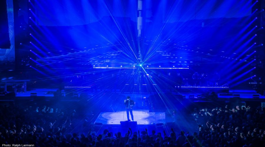 Udo Lindenberg does “his thing” with impression X4 Bar