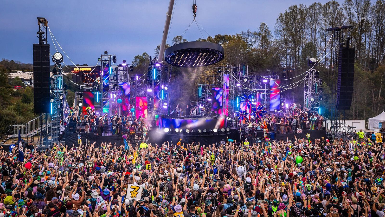 MAD MAXX sorgt für starke Präsenz in Arenen und auf Festivals