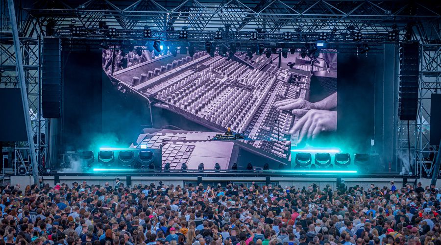 Paul Kalkbrenner makes the Wuhlheide shake – with lighting from GLP